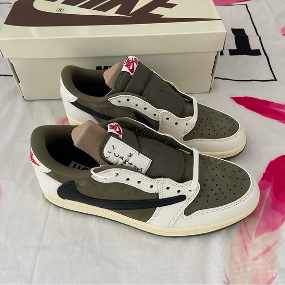 Travis Scott X Air Jordan 1 Low Og Olive Sneakers
